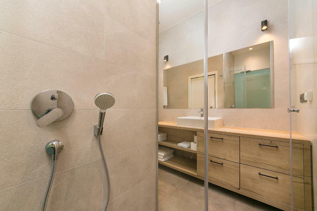 Apartments Juric Brela Εξωτερικό φωτογραφία