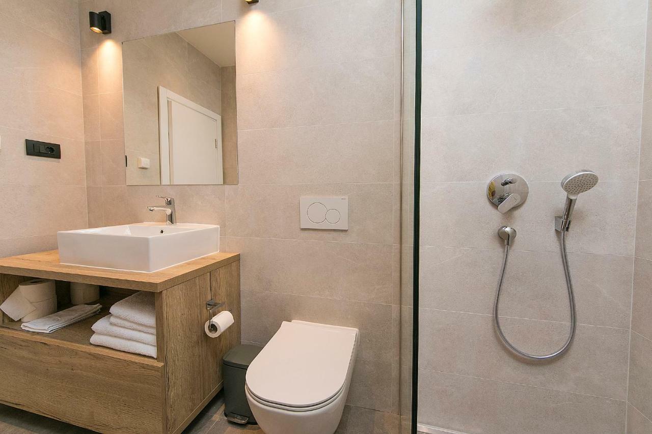 Apartments Juric Brela Εξωτερικό φωτογραφία