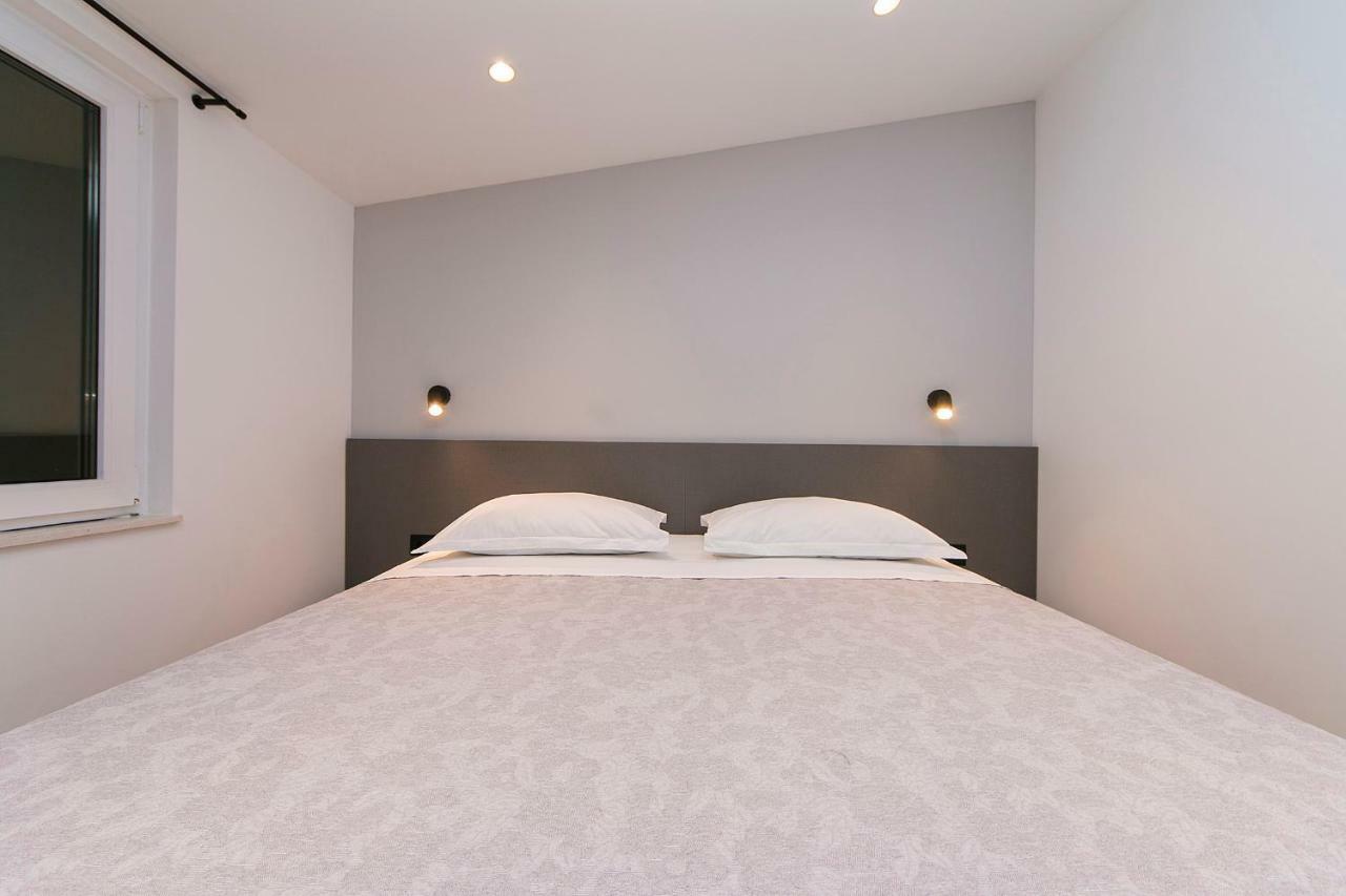 Apartments Juric Brela Εξωτερικό φωτογραφία