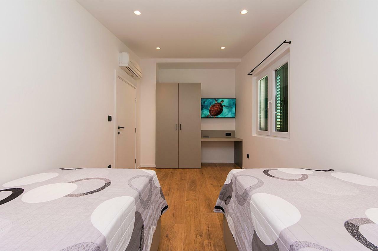 Apartments Juric Brela Εξωτερικό φωτογραφία