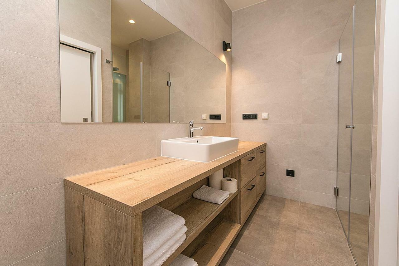 Apartments Juric Brela Εξωτερικό φωτογραφία