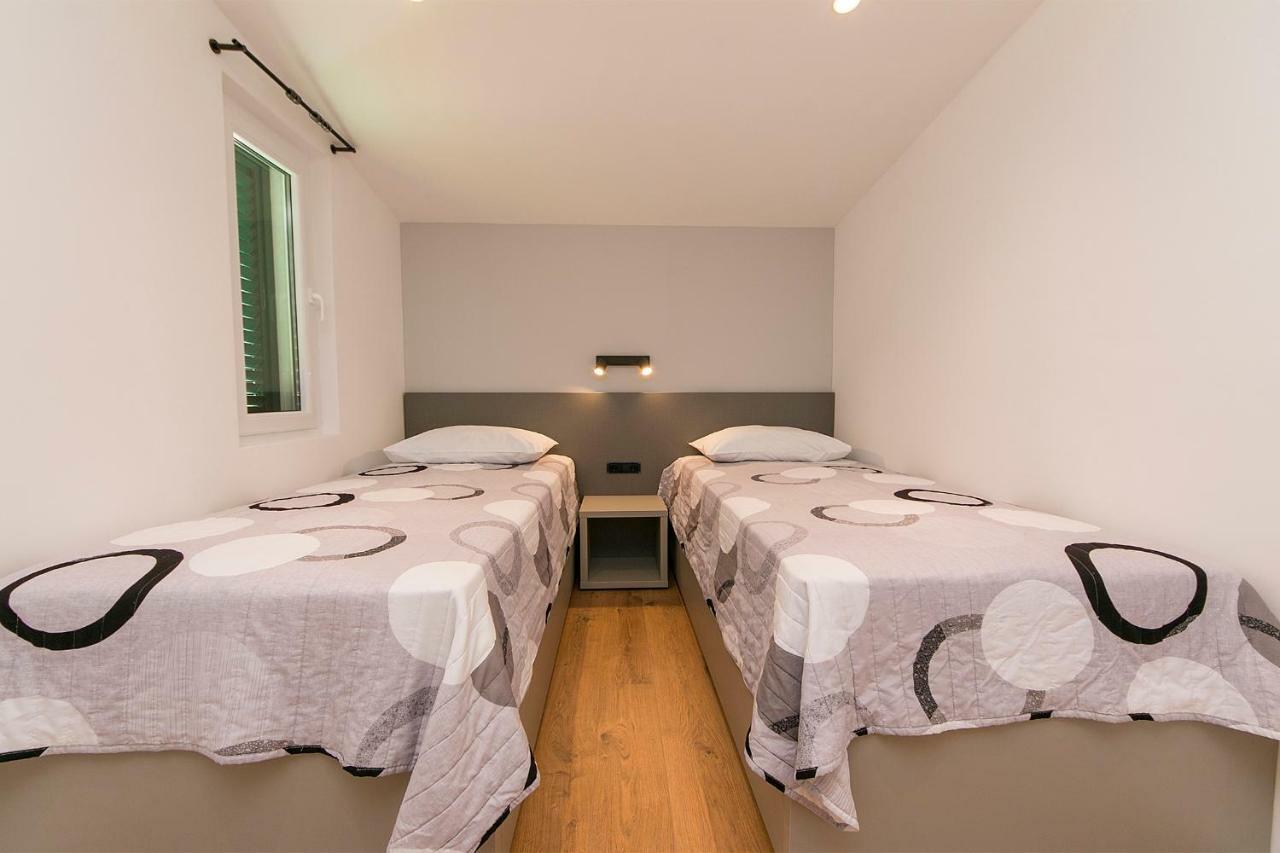 Apartments Juric Brela Εξωτερικό φωτογραφία